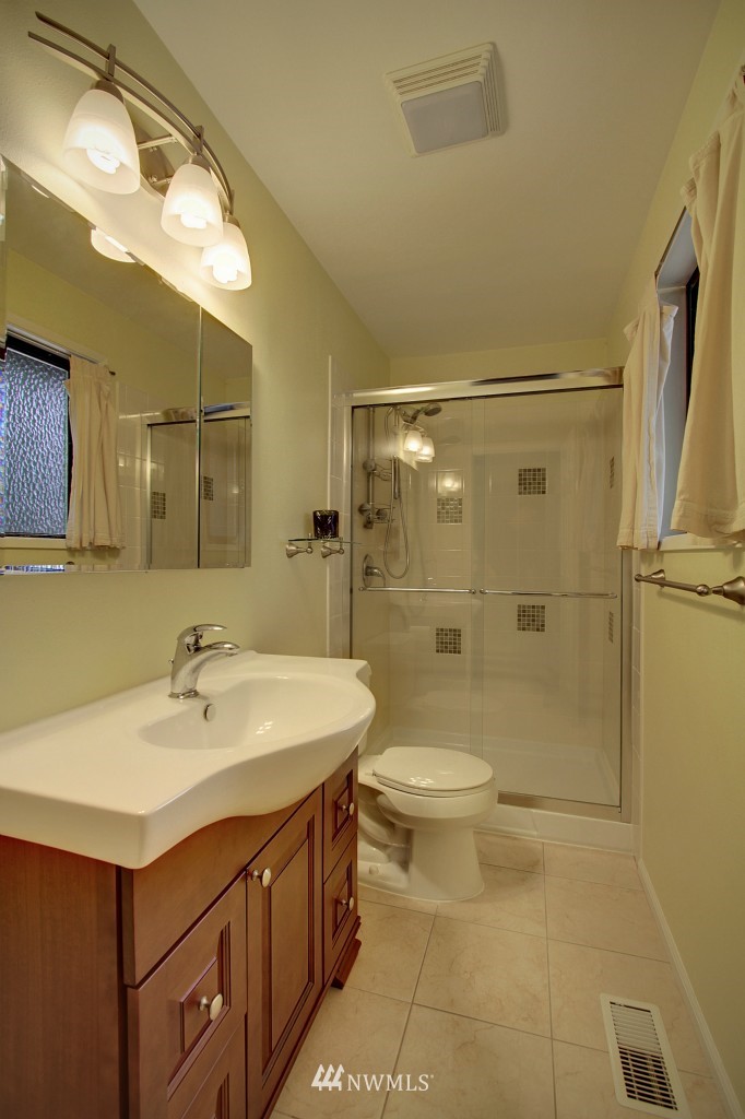 2603 Meadow Avenue North Renton, WA 98056 - Photo 8 of 11 Gallery Image 8