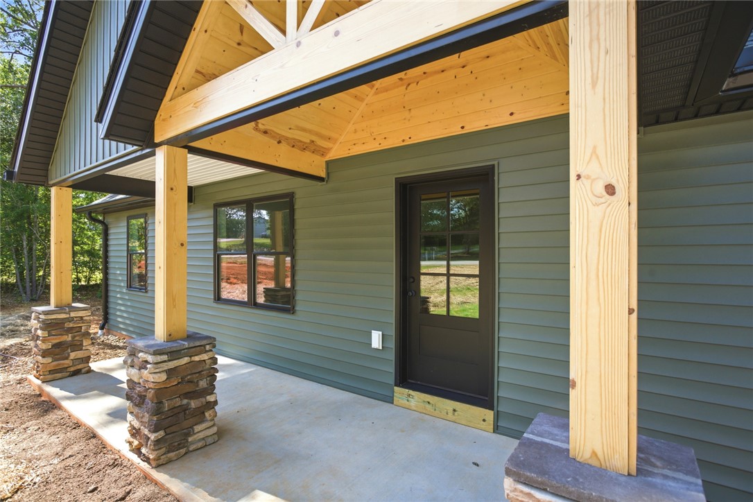 209 Castlebrook Drive Walhalla, SC 29691 - Photo 3 of 28