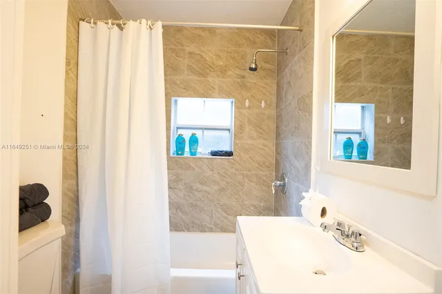 $4,288,000 | 444 Ponce De Leon Boulevard, Coral Gables, FL 33134