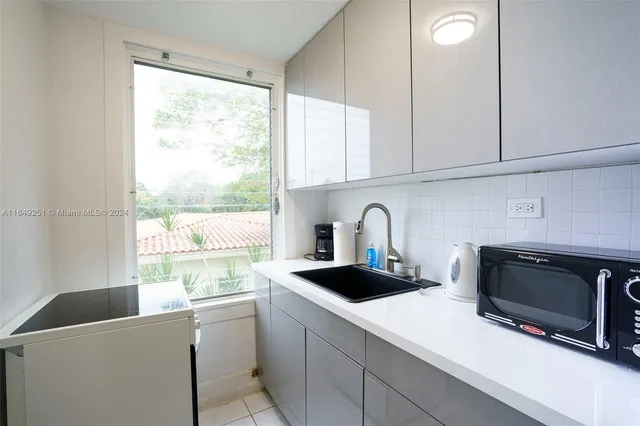 $4,288,000 | 444 Ponce De Leon Boulevard, Coral Gables, FL 33134