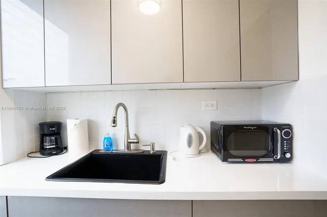 $4,288,000 | 444 Ponce De Leon Boulevard, Coral Gables, FL 33134