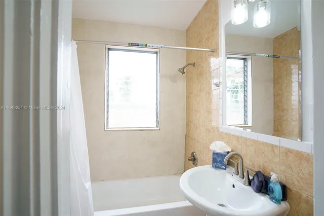 $4,288,000 | 444 Ponce De Leon Boulevard, Coral Gables, FL 33134