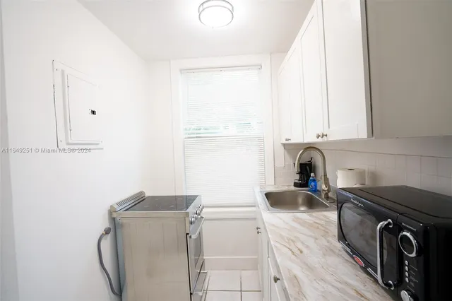 $4,288,000 | 444 Ponce De Leon Boulevard, Coral Gables, FL 33134