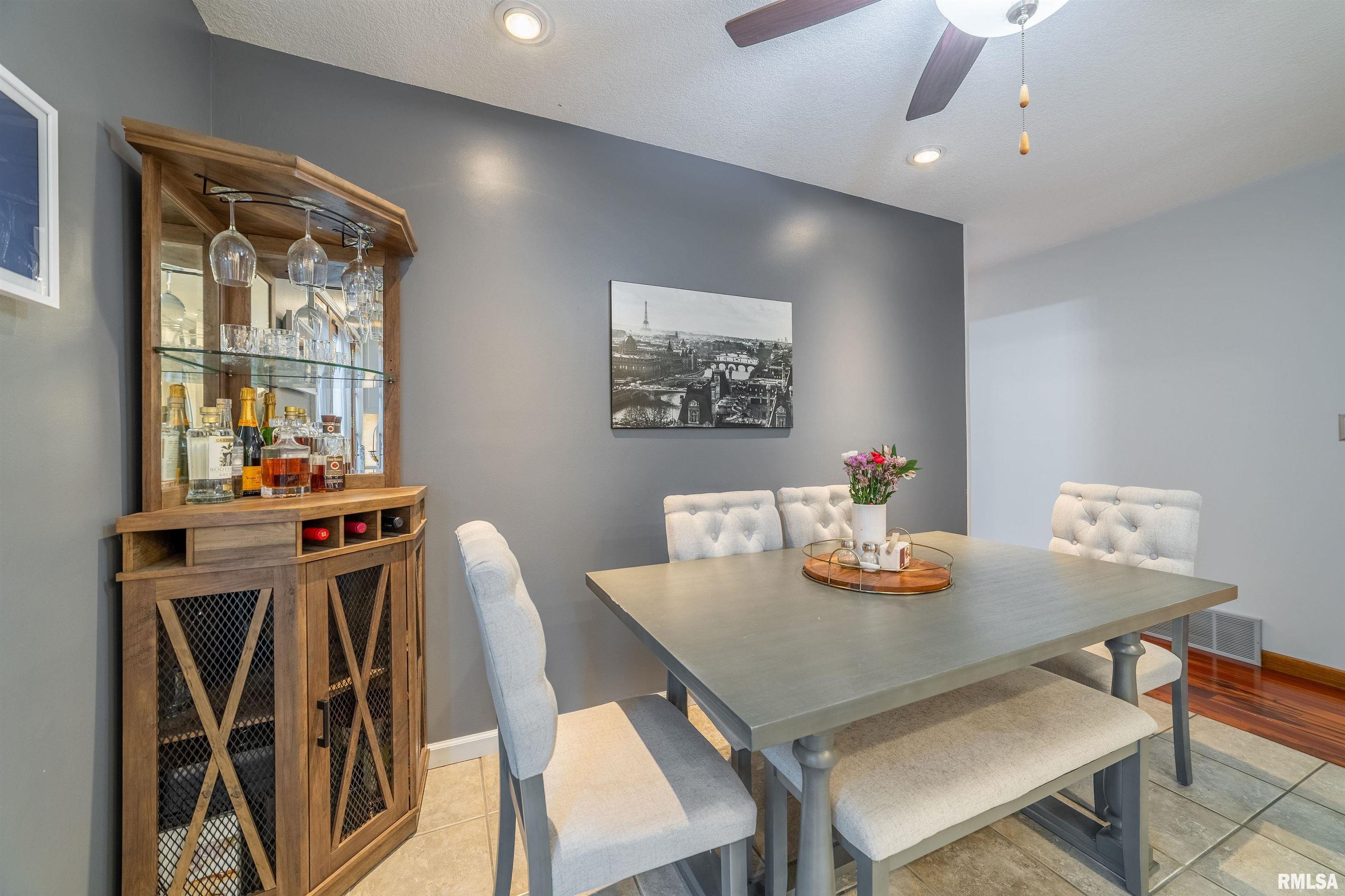 207 North 25th Street Quincy, IL 62301 - Photo 5 of 23