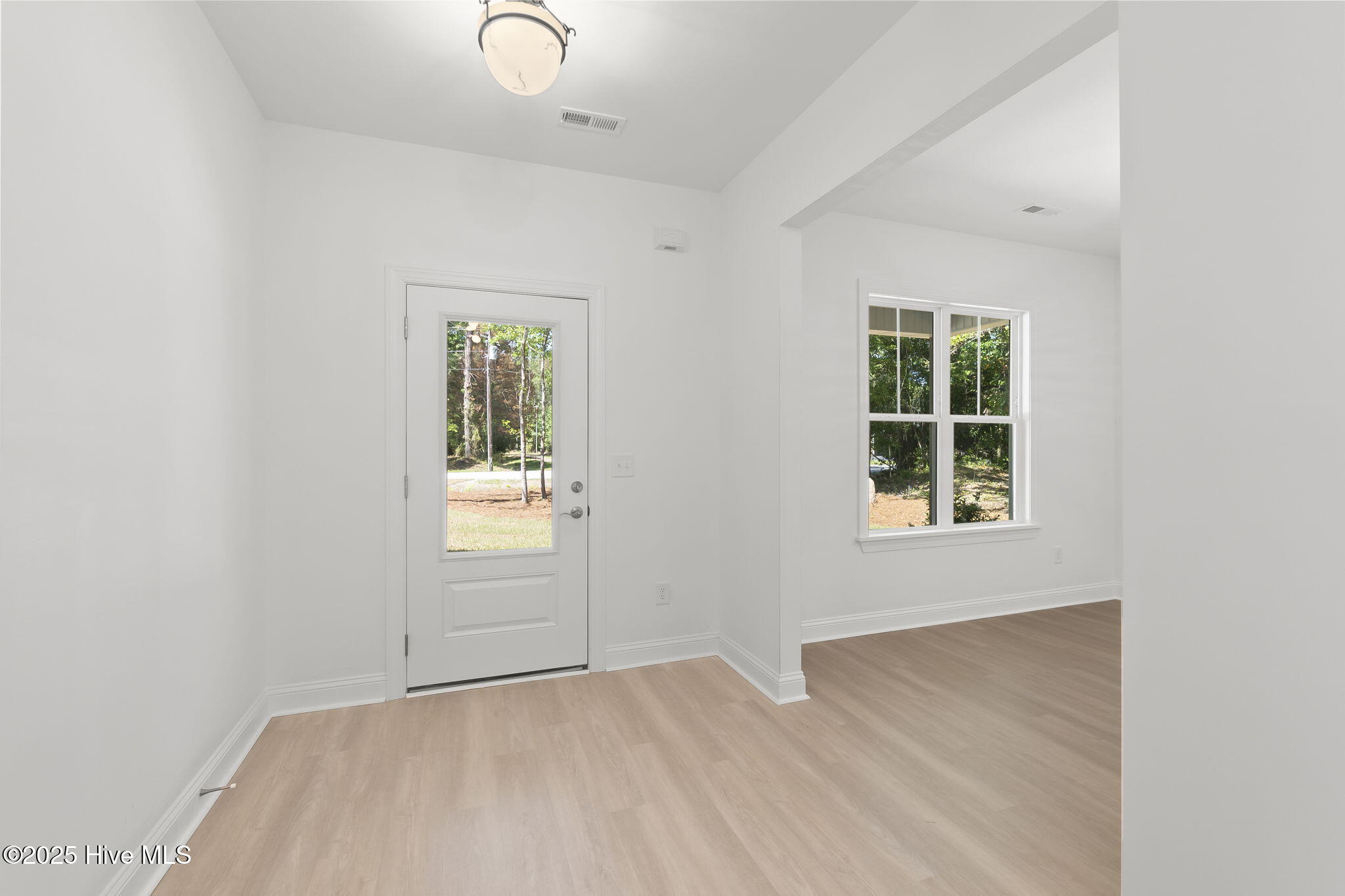 341 McCabe Road Morehead City, NC 28557 - Photo 25 of 38 Entryway
