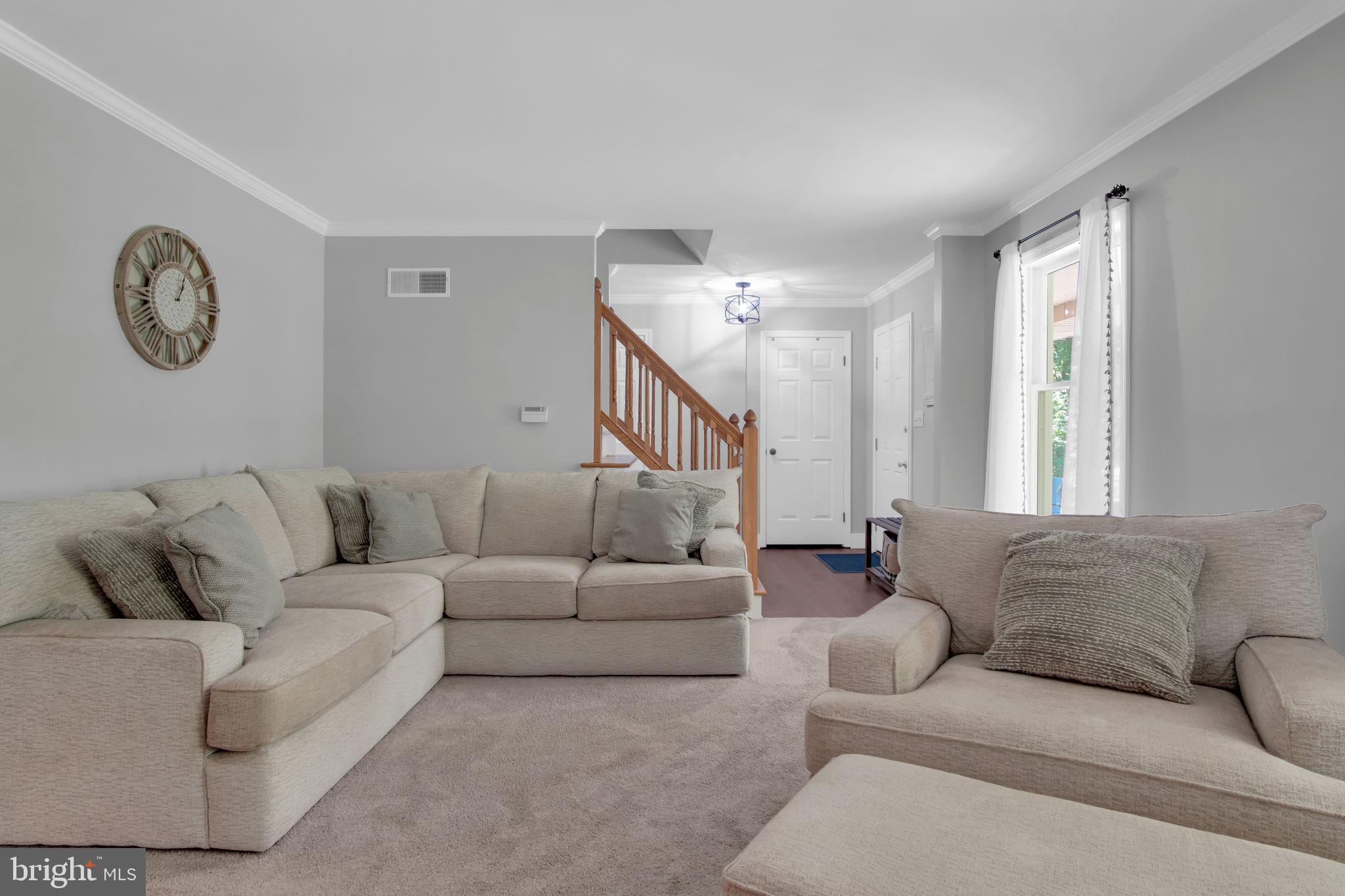 580 Spring Lane Boiling Springs, PA 17007 - Photo 3 of 37
