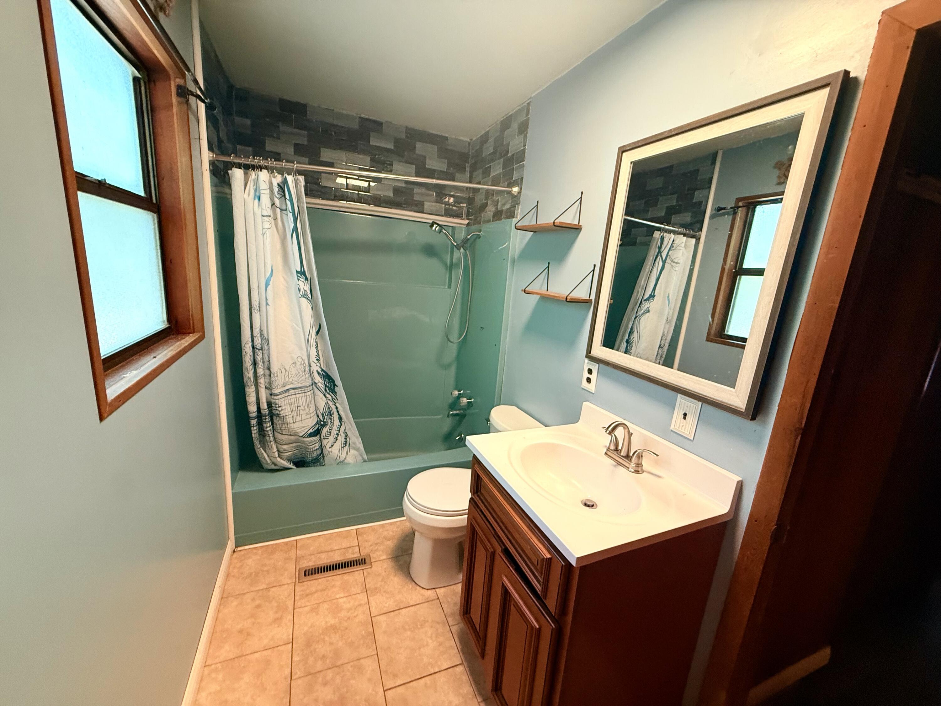 132 Mermie Road Hardin, KY 42048 - Photo 23 of 35 Main level bathroom