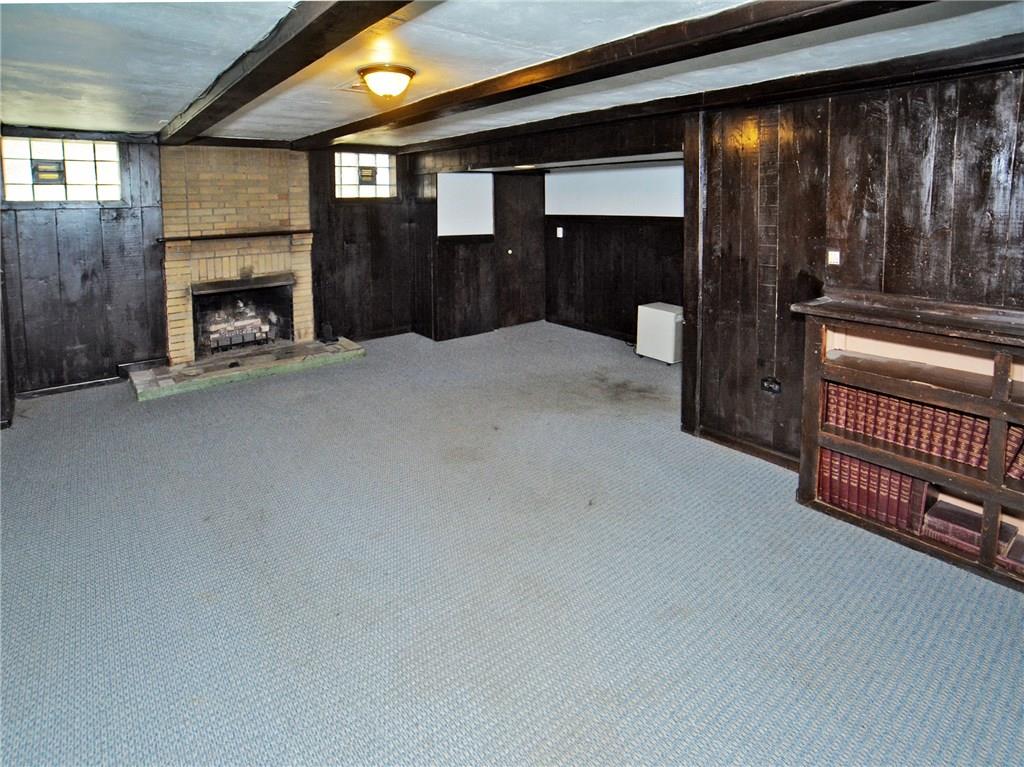 304 Lougeay Road Pittsburgh, PA 15235 - Photo 17 of 24 Gallery Image 17