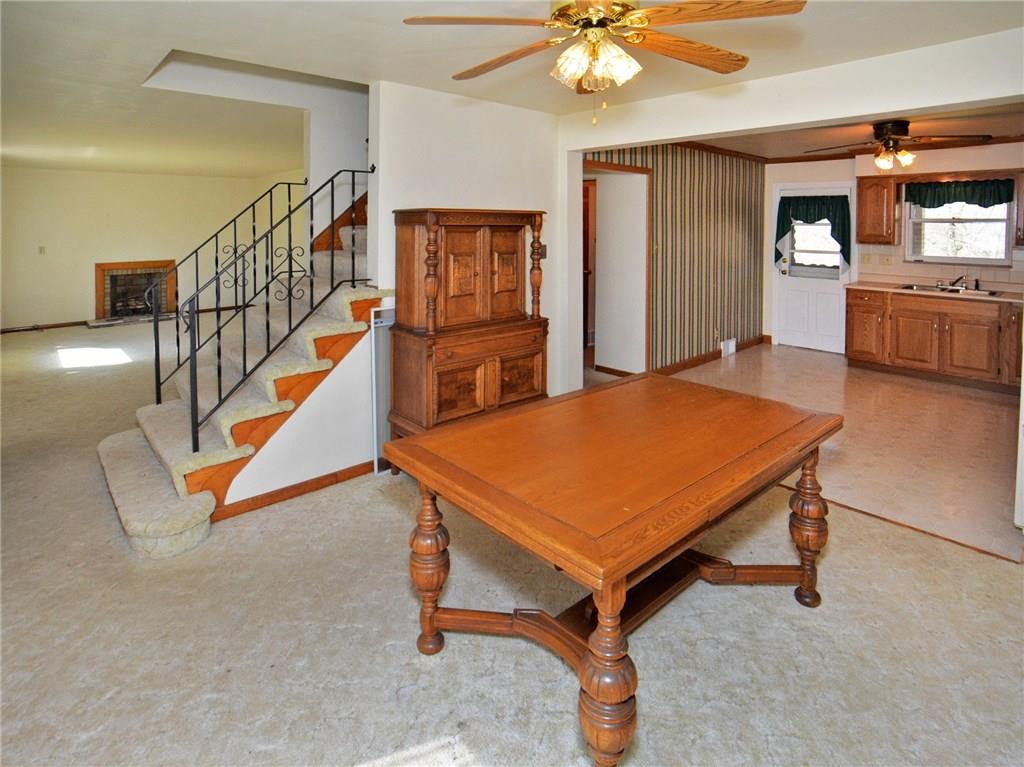 304 Lougeay Road Pittsburgh, PA 15235 - Photo 9 of 24 Gallery Image 9