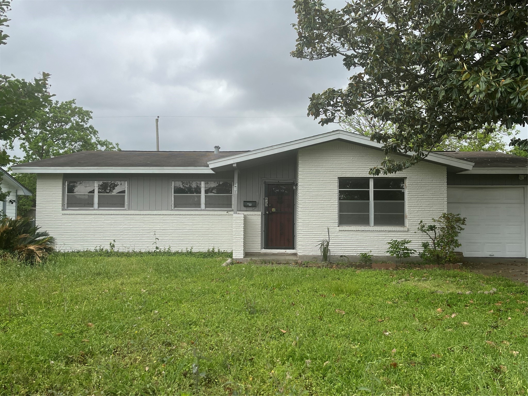 423 West Troy Road Houston, TX 77091 - Photo 1 of 14 Gallery Image 1