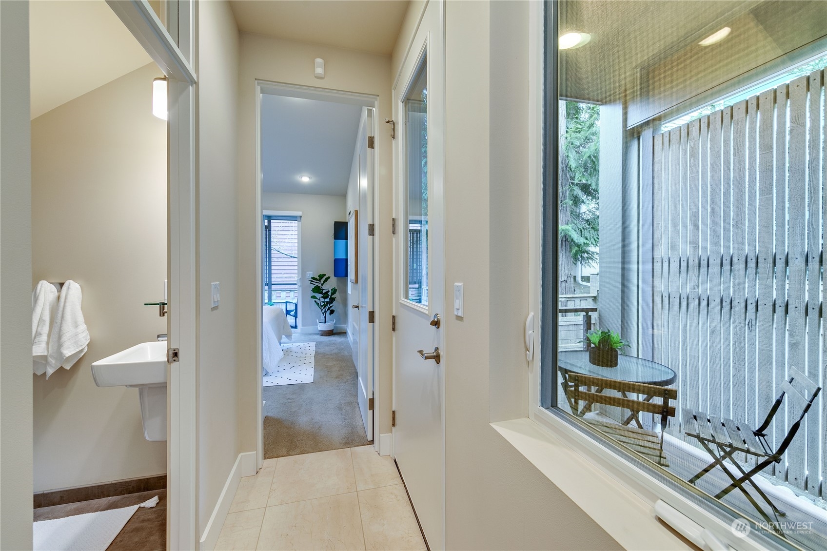 655 Wintersweet Road Northeast Bainbridge Island, WA 98110 - Photo 11 of 36 Gallery Image 11