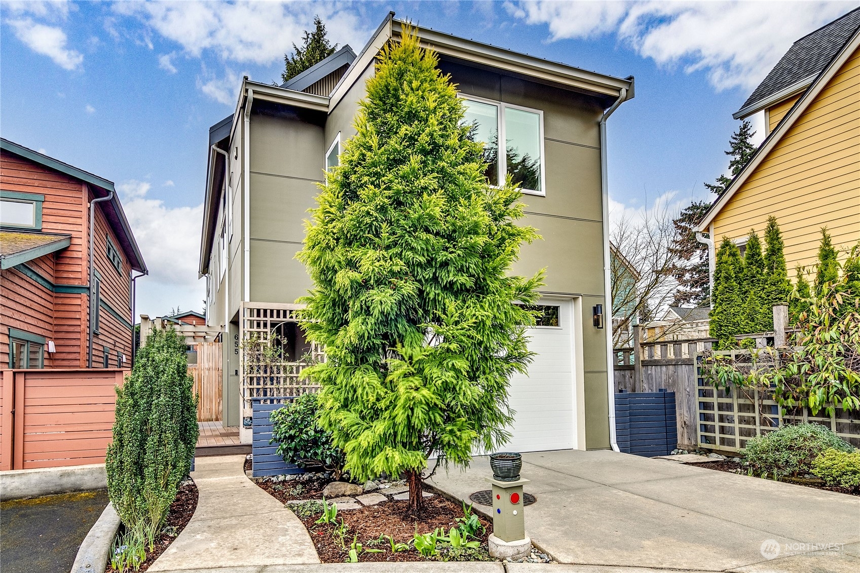 655 Wintersweet Road Northeast Bainbridge Island, WA 98110 - Photo 2 of 36 Gallery Image 2