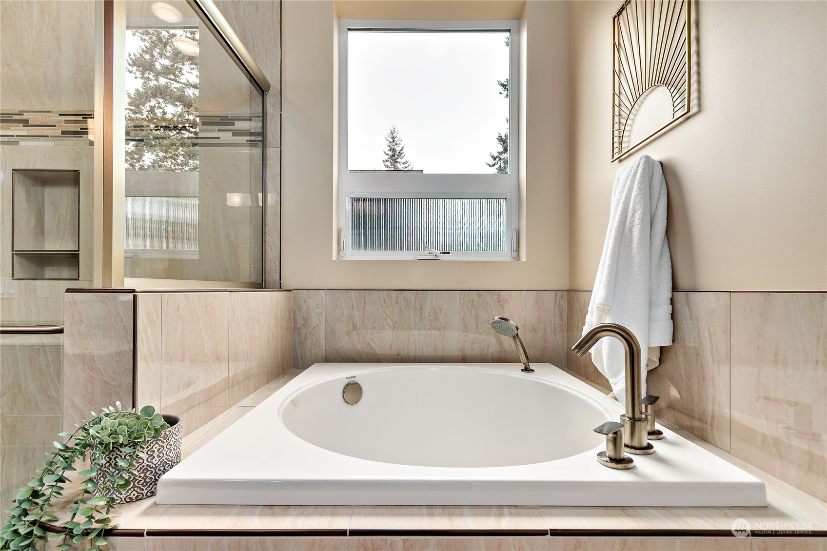 655 Wintersweet Road Northeast Bainbridge Island, WA 98110 - Photo 25 of 36 Gallery Image 25