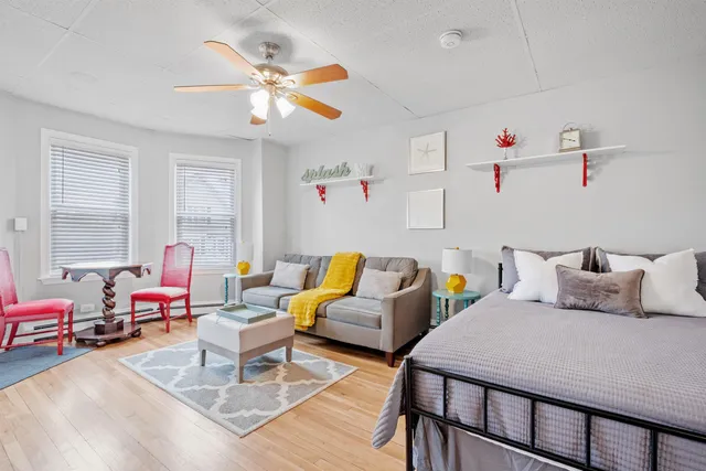 $2,100 | 792 Grove Street, Unit 2, Manchester, NH 03103