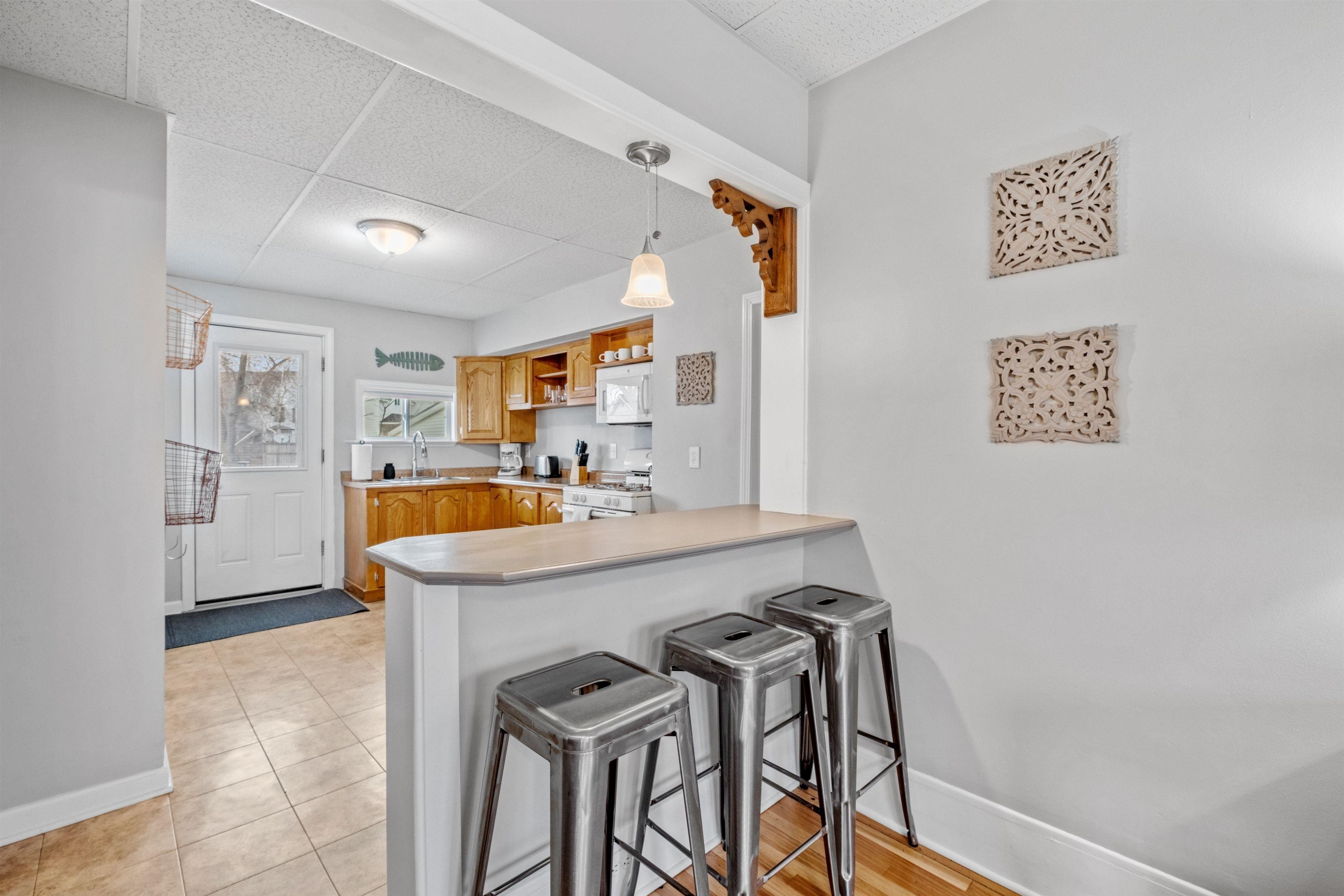 792 Grove Street, Unit 2 Manchester, NH 03103 - Photo 6 of 25