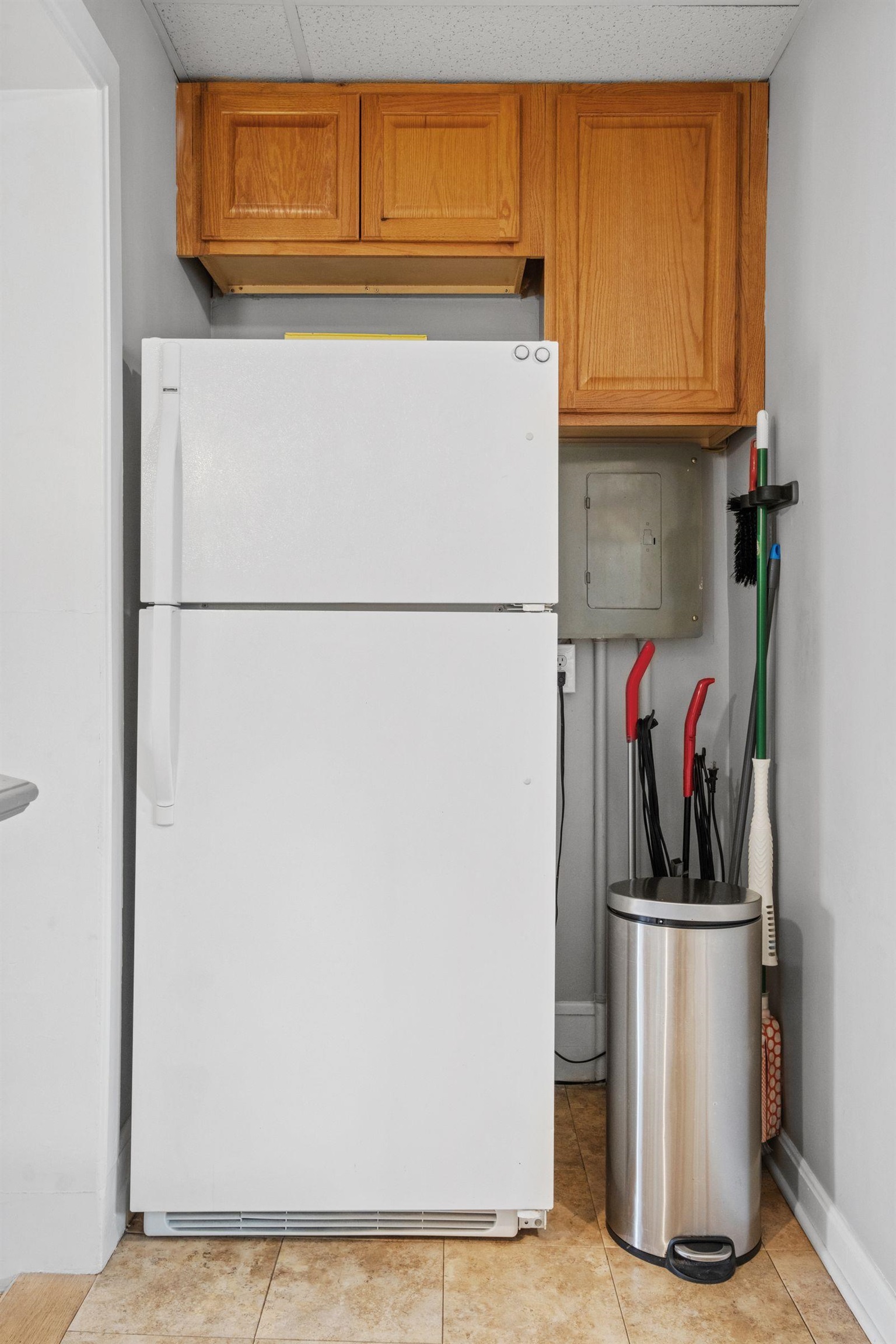 792 Grove Street, Unit 2 Manchester, NH 03103 - Photo 8 of 25