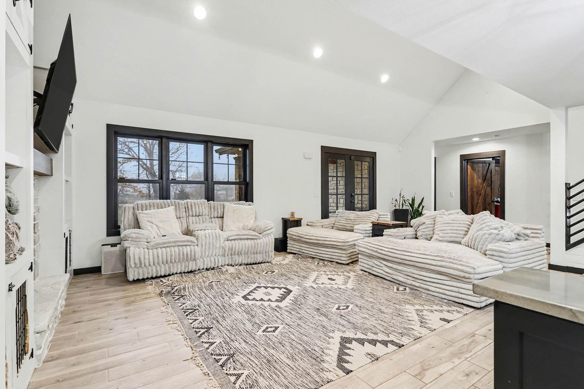 15068 Mohney Lake Road Three Rivers, MI 49093 - Photo 8 of 29 005_file_5119