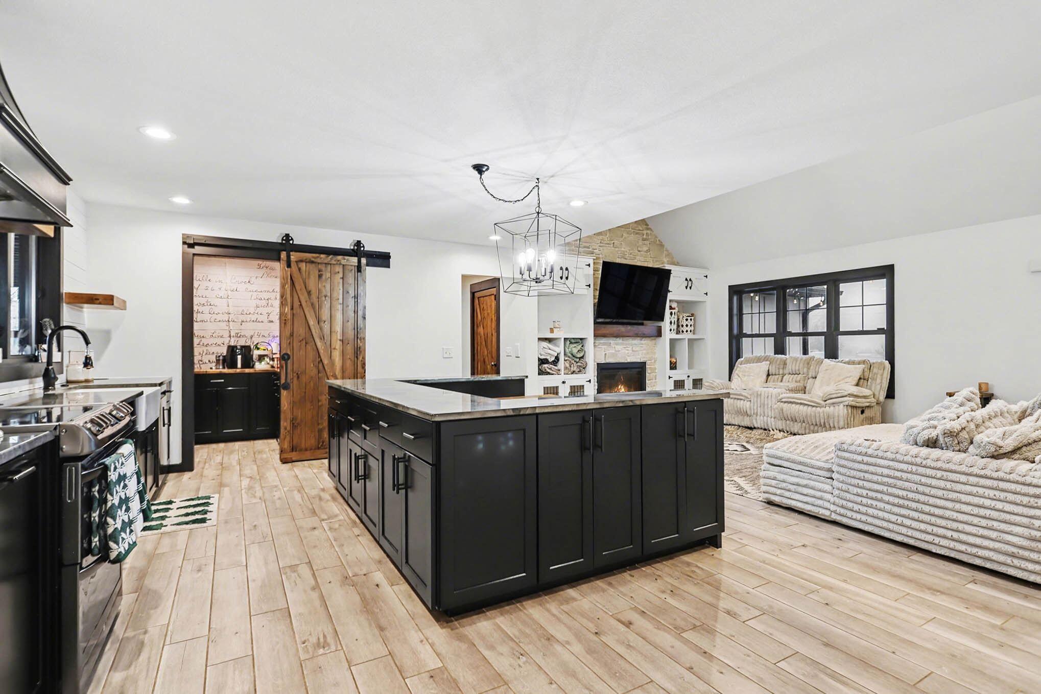 15068 Mohney Lake Road Three Rivers, MI 49093 - Photo 10 of 29 007_file_9315