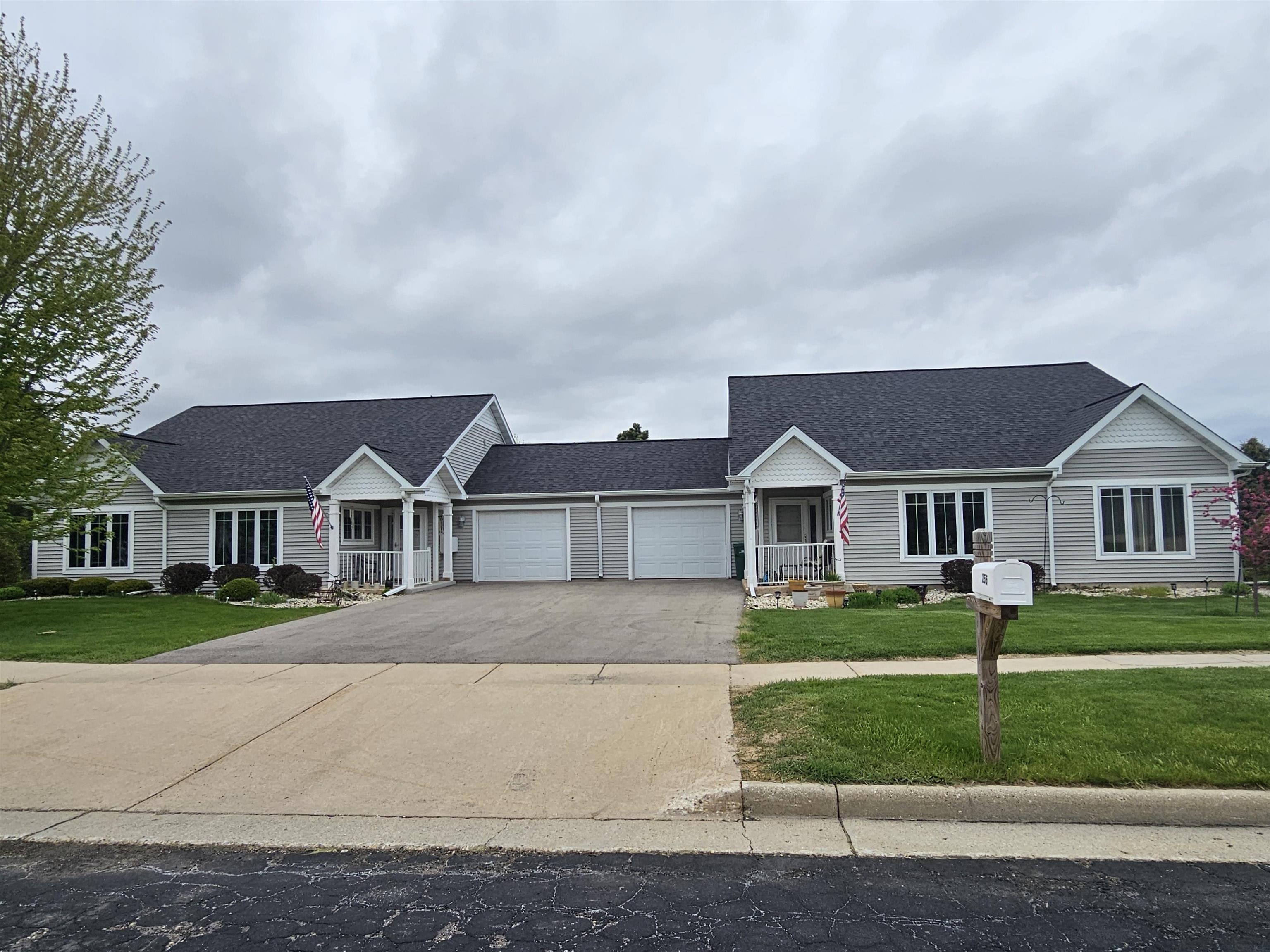 251-255 Goehl Road Waterloo, WI 53594 - Photo 2 of 10