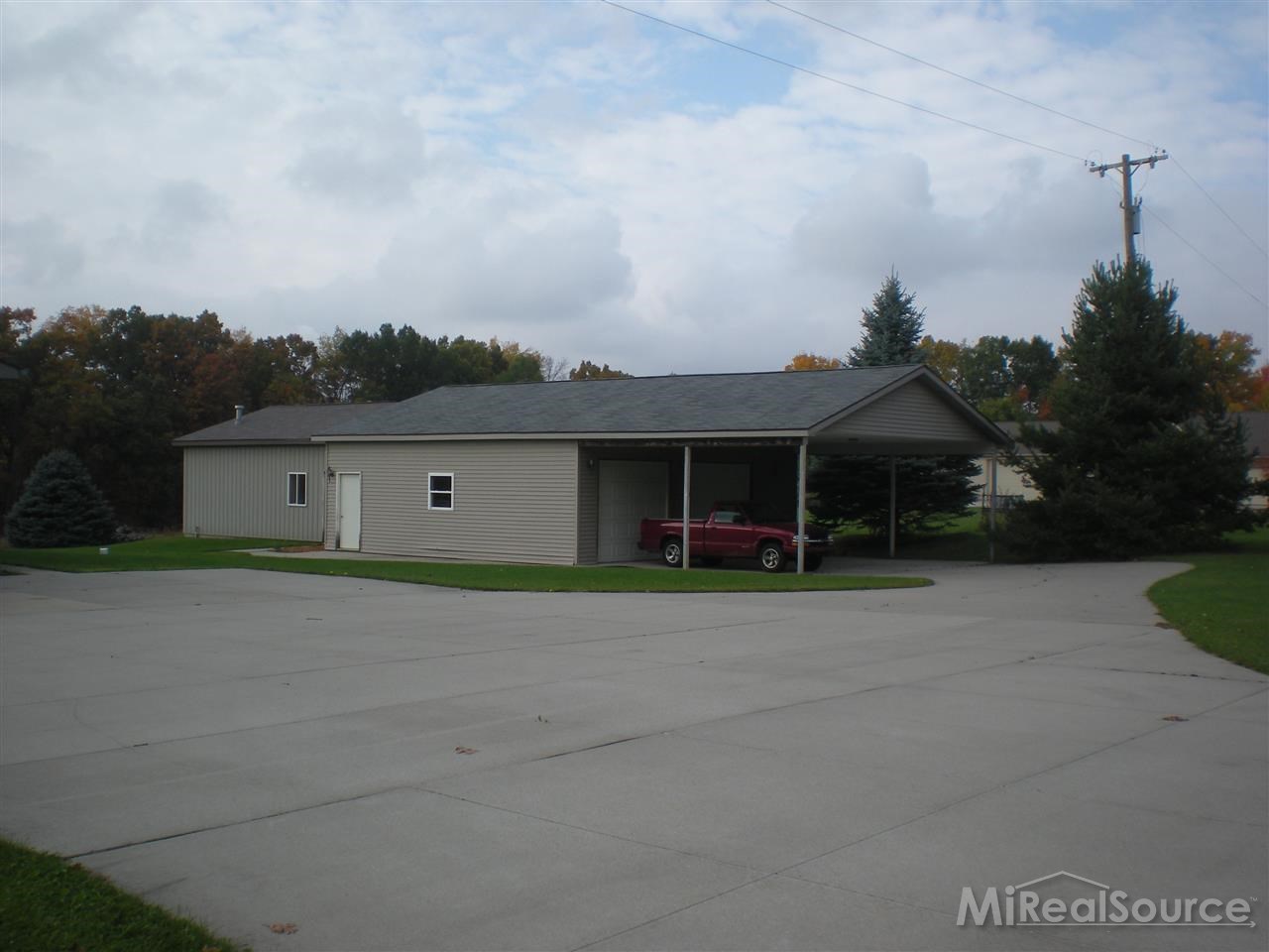 1127 Indian Road Lapeer, MI 48446 - Photo 3 of 27