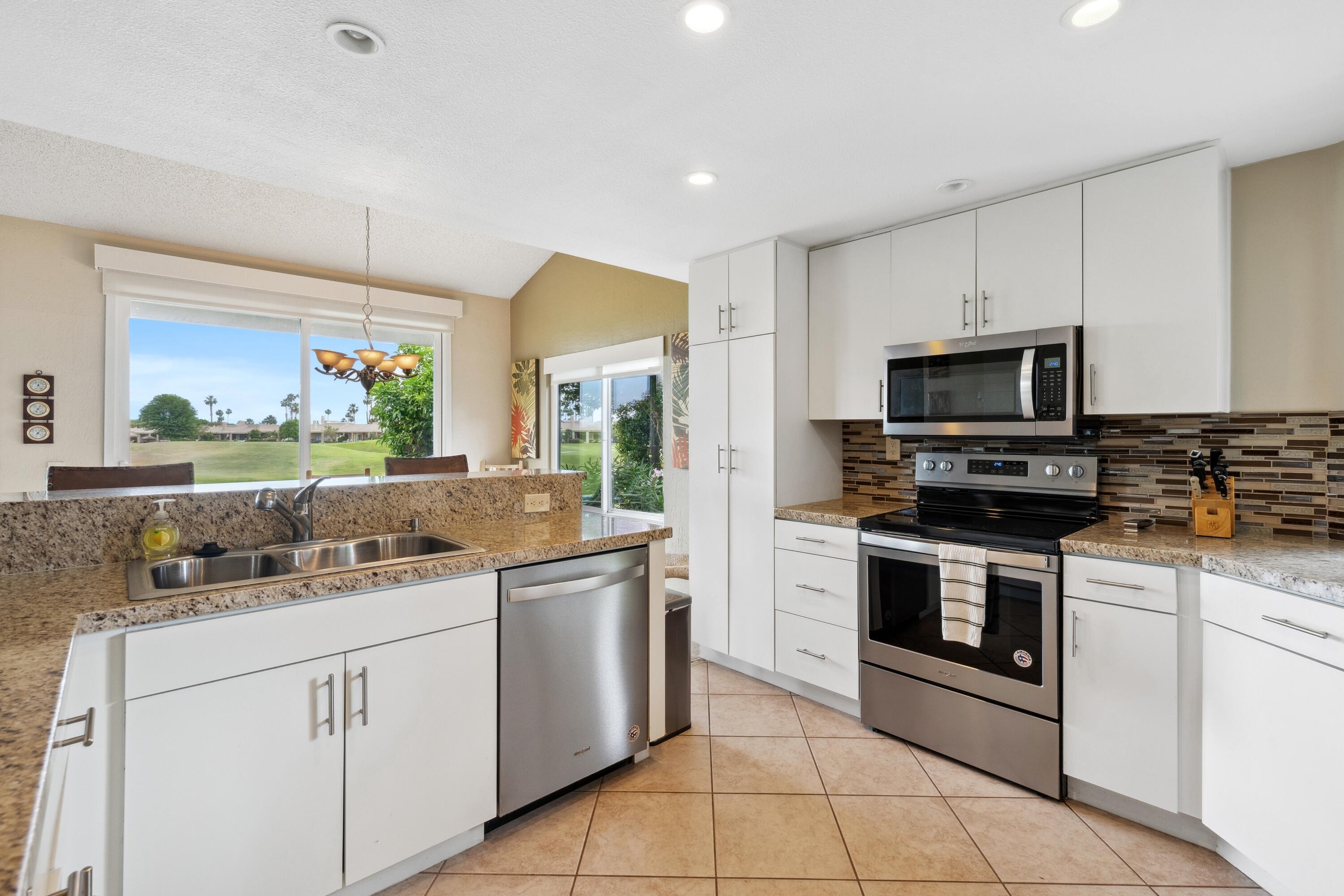 54836 Inverness Way La Quinta, CA 92253 - Photo 2 of 31 21-86622615