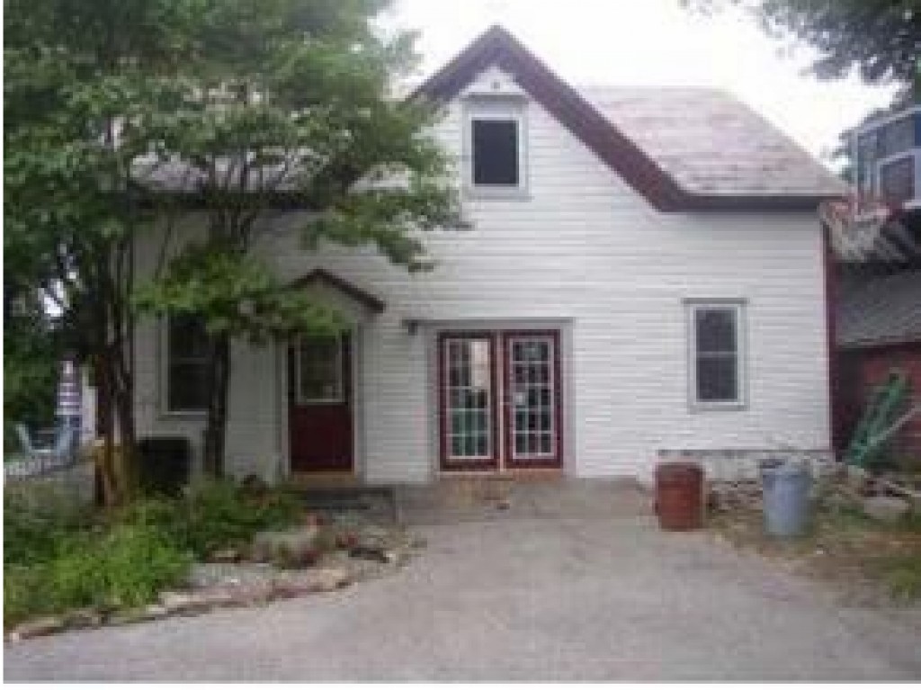 35 Grand Avenue Swanton, VT 05488 - Photo 2 of 8 Gallery Image 2