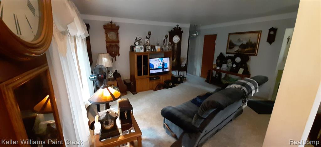 301 Thalia Avenue Rochester Hills, MI 48307 - Photo 4 of 16