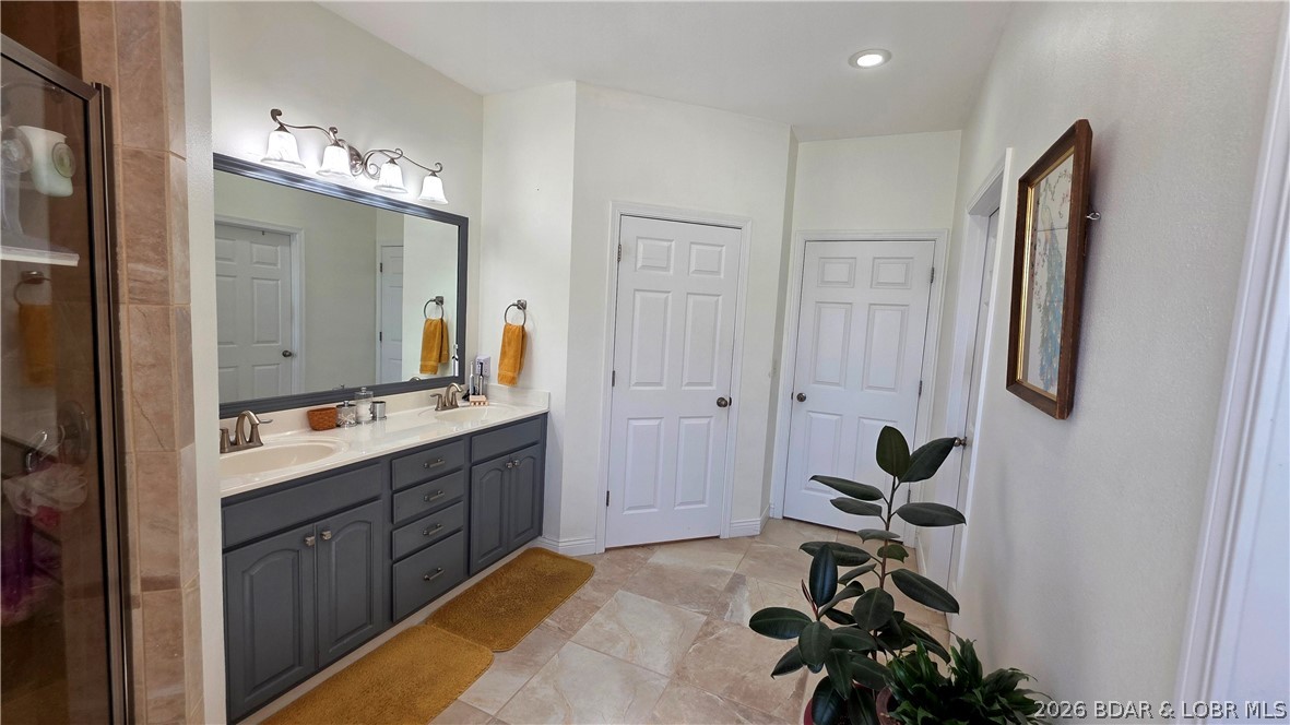 30643 Magnolia Road Gravois Mills, MO 65037 - Photo 20 of 58 Primary bath