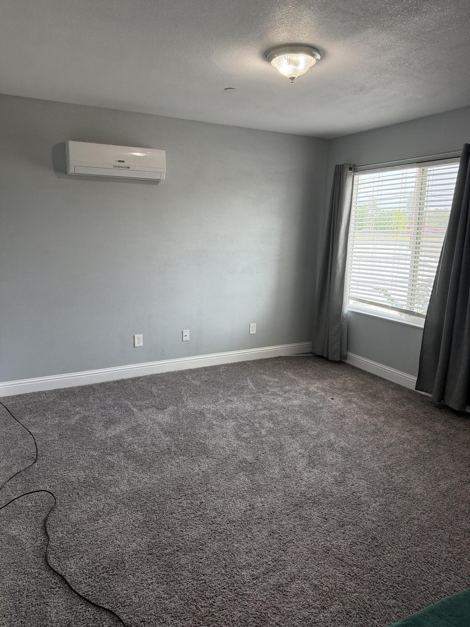 6200 Westside Road Redding, CA 96001 - Photo 14 of 50 an empty room with a window