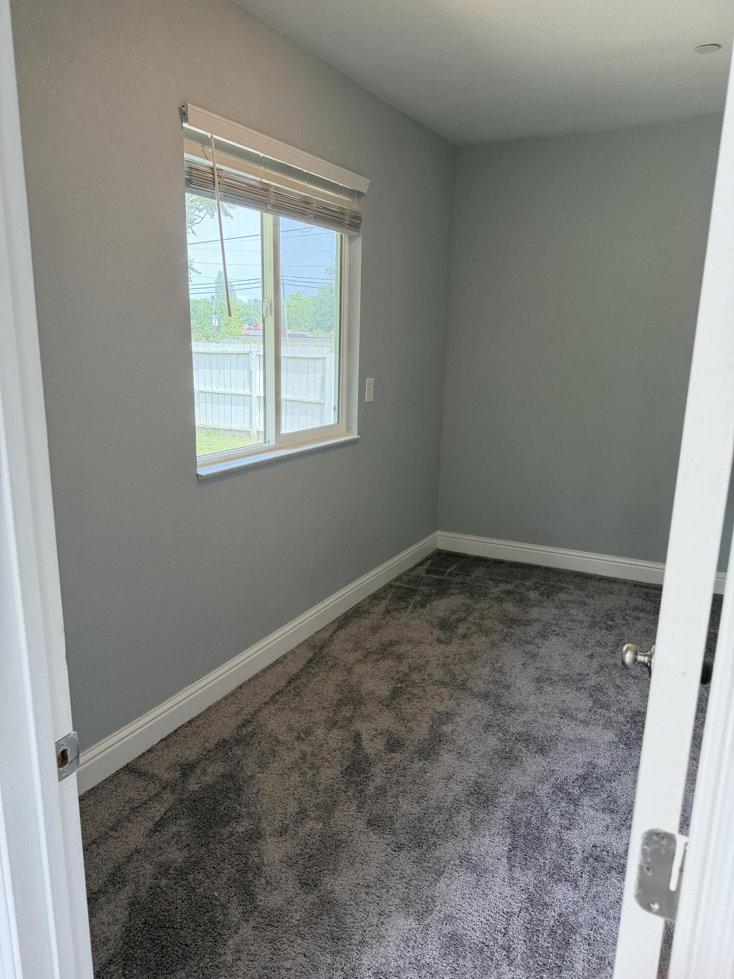 6200 Westside Road Redding, CA 96001 - Photo 30 of 50 an empty room with a window
