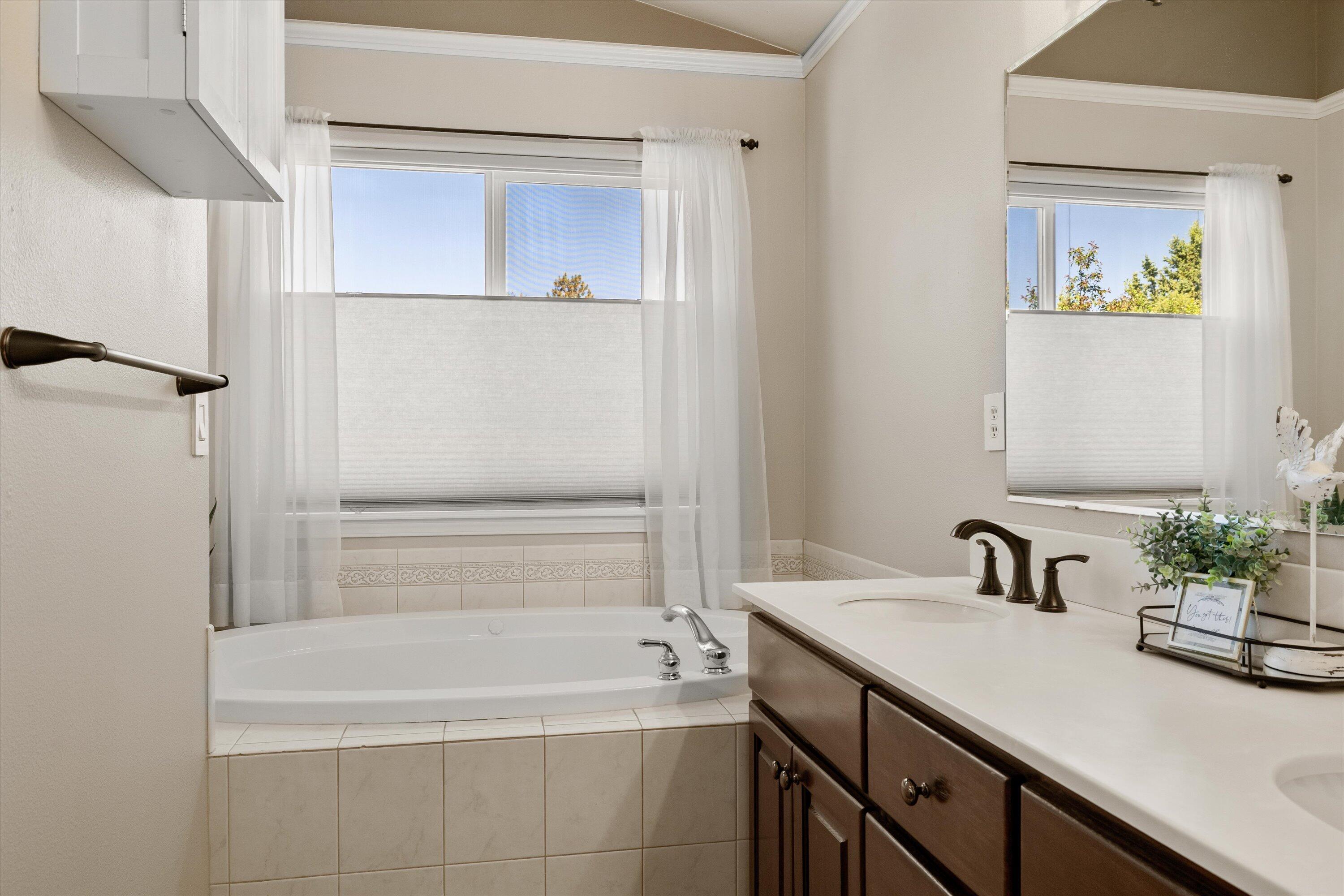 351 Southeast Soft Tail Loop Bend, OR 97702 - Photo 25 of 64 25-20250609 JILL ROSELL_-43