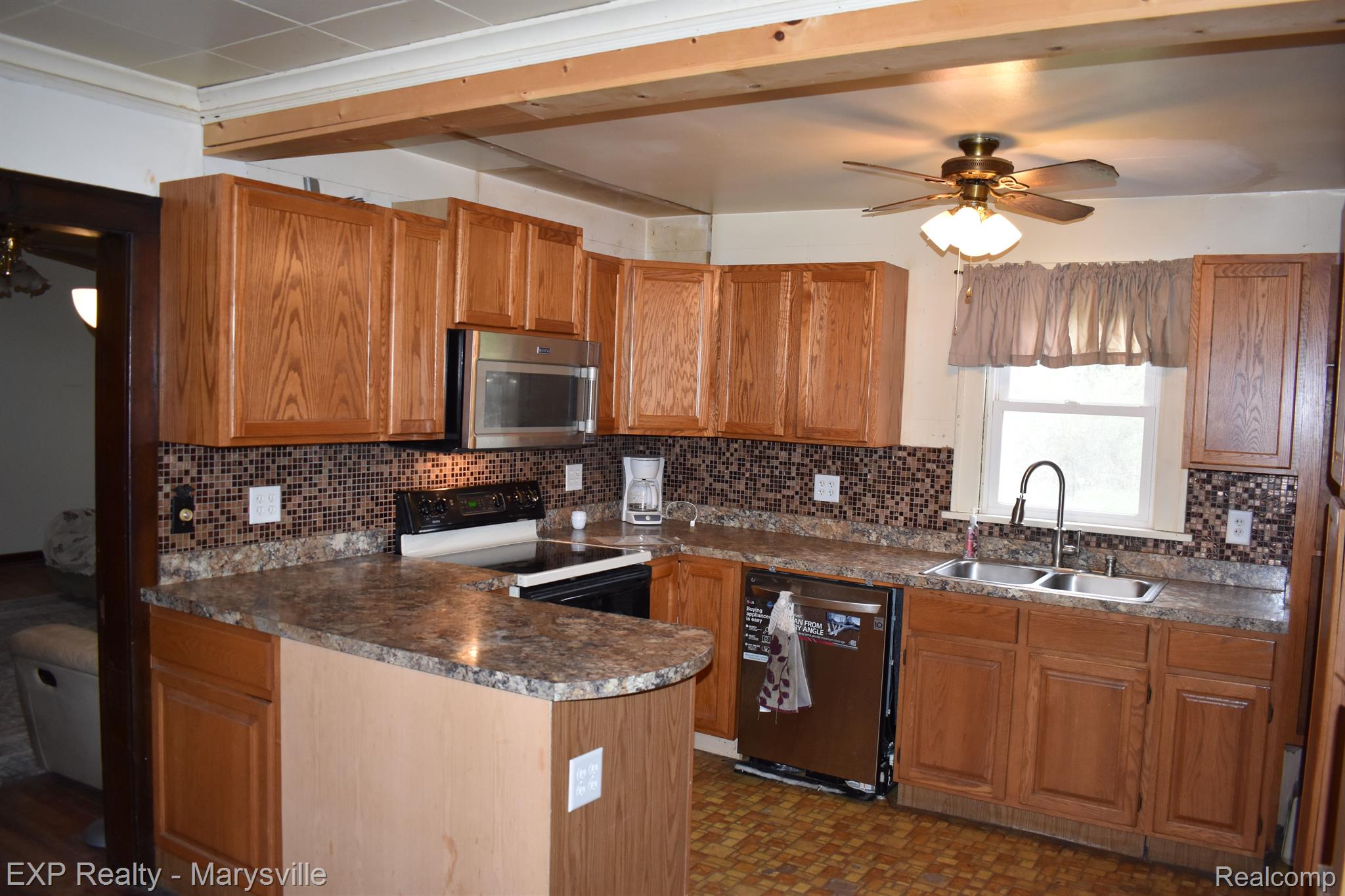 2325 Hueling Road Port Huron, MI 48060 - Photo 7 of 19 Gallery Image 7