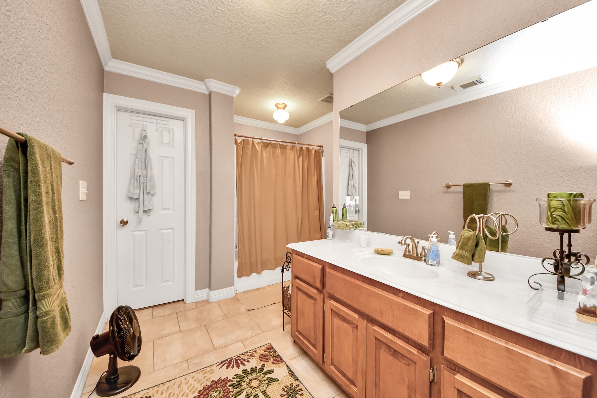 1102 West Point Drive Rosharon, TX 77583 - Photo 25 of 39 Spacious bathroom with a double vanity, ample counter space, and a tub shower combo