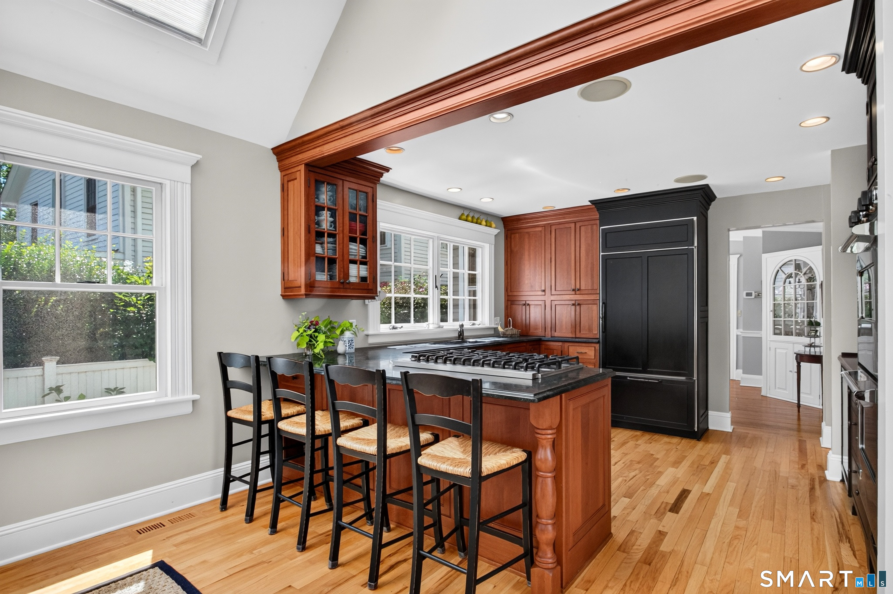 239 Beach Road Fairfield, CT 06824 - Photo 14 of 40 Gallery Image 14
