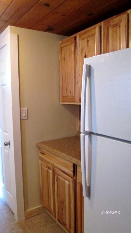 54100 Pine Crest Avenue, Unit 7 Idyllwild, CA 92549 - Photo 3 of 12 a view of walk in closet with window