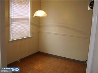 1824 Farrington Road Philadelphia, PA 19151 - Photo 5 of 12 Kitchen