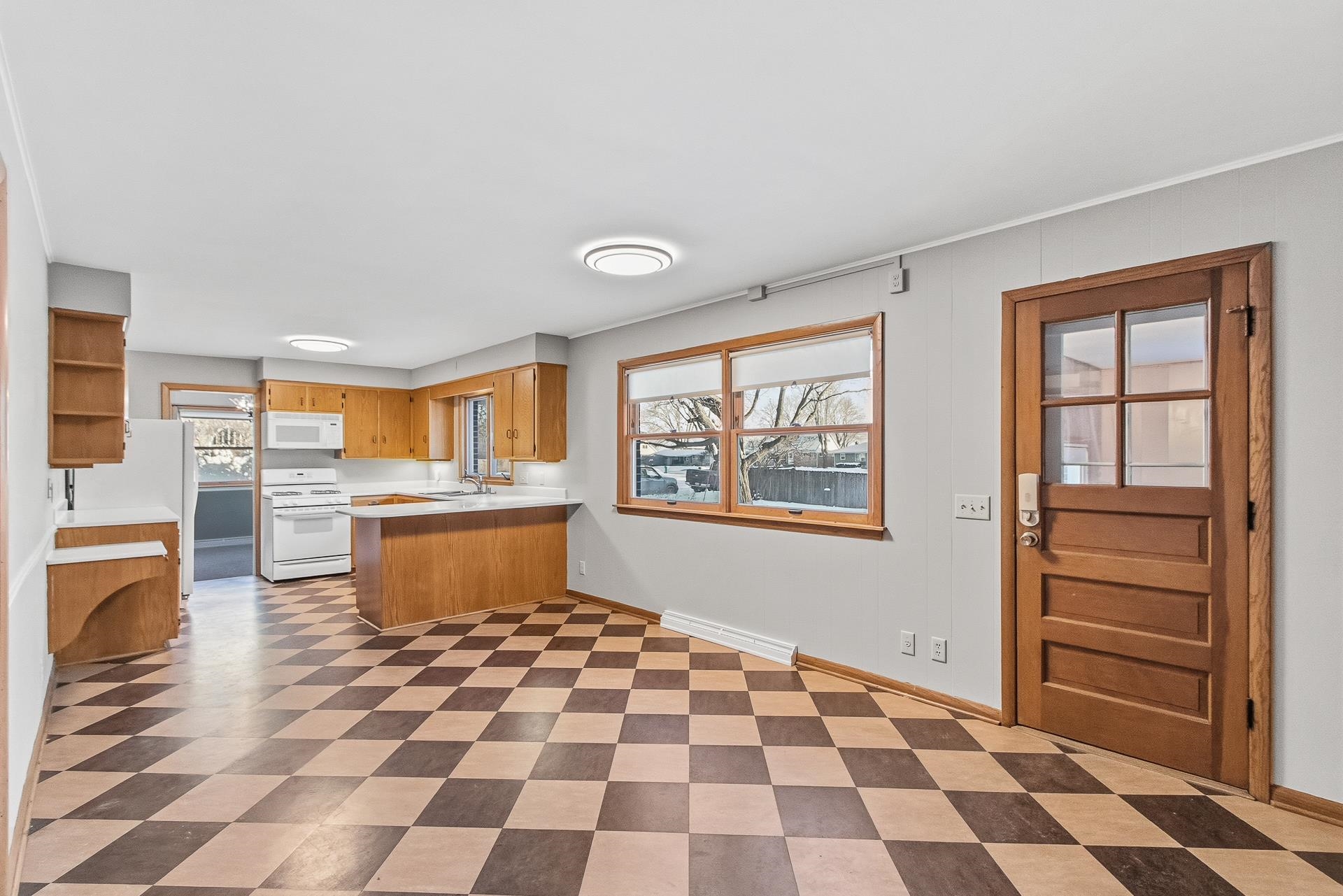 126 Ellickson Street Arlington, WI 53911 - Photo 2 of 61