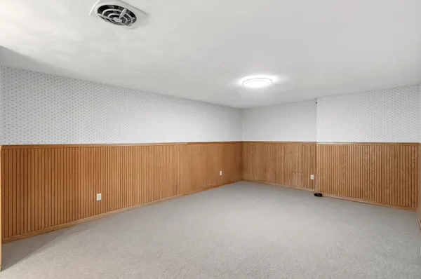 $404,000 | 126 Ellickson Street, Arlington, WI 53911