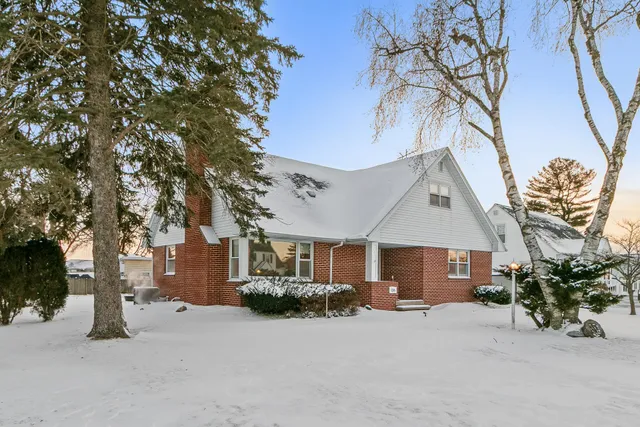 $429,000 | 126 Ellickson Street, Arlington, WI 53911