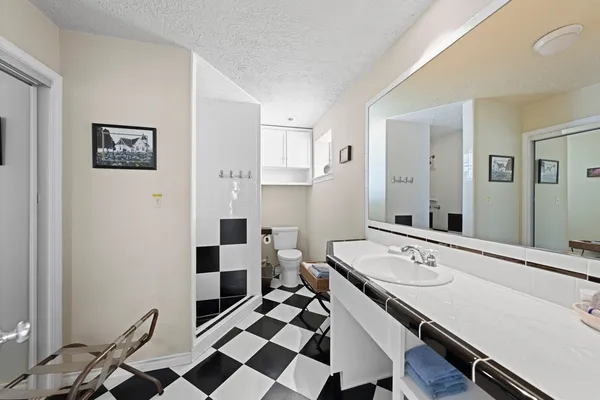 $1,190,000 | 1120 Highway 39, Ingram, TX 78025