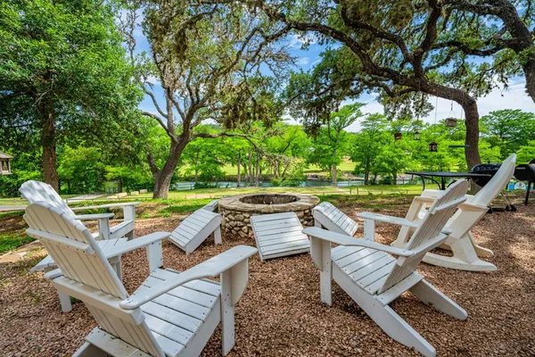 $1,190,000 | 1120 Highway 39, Ingram, TX 78025