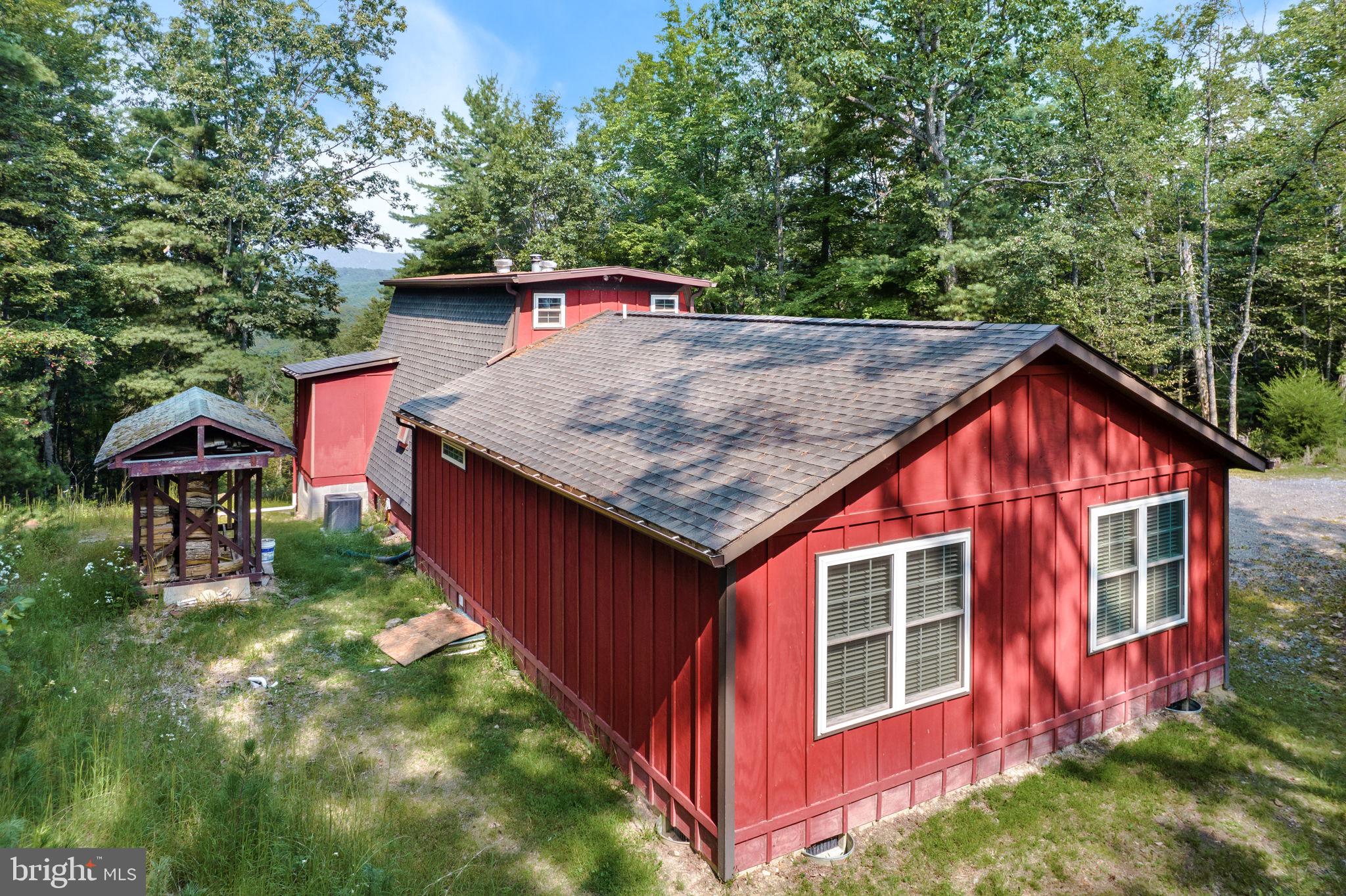 724 North Maple Road Mount Jackson, VA 22842 - Photo 3 of 29 Back of the house