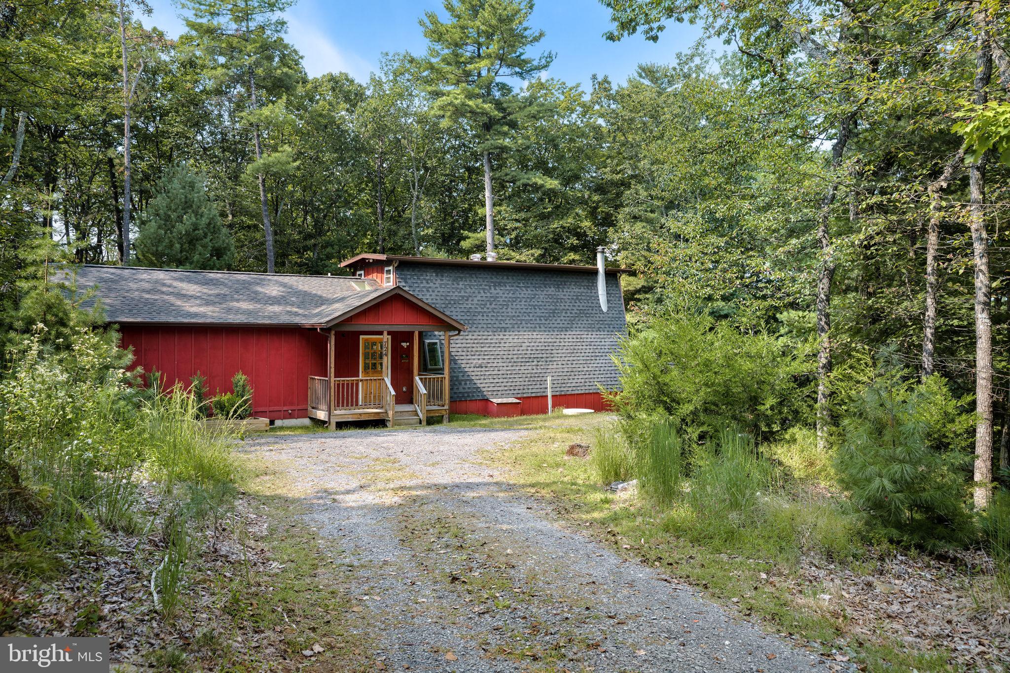 724 North Maple Road Mount Jackson, VA 22842 - Photo 4 of 29 Welcome to the lodge!