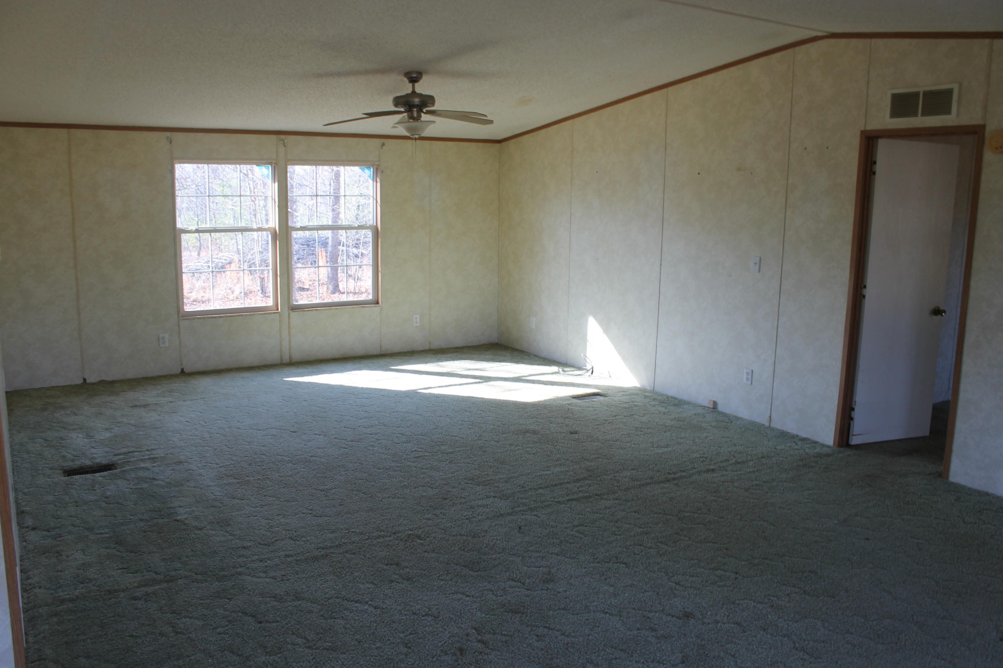 487 Annadel Road Lancing, TN 37770 - Photo 4 of 15
