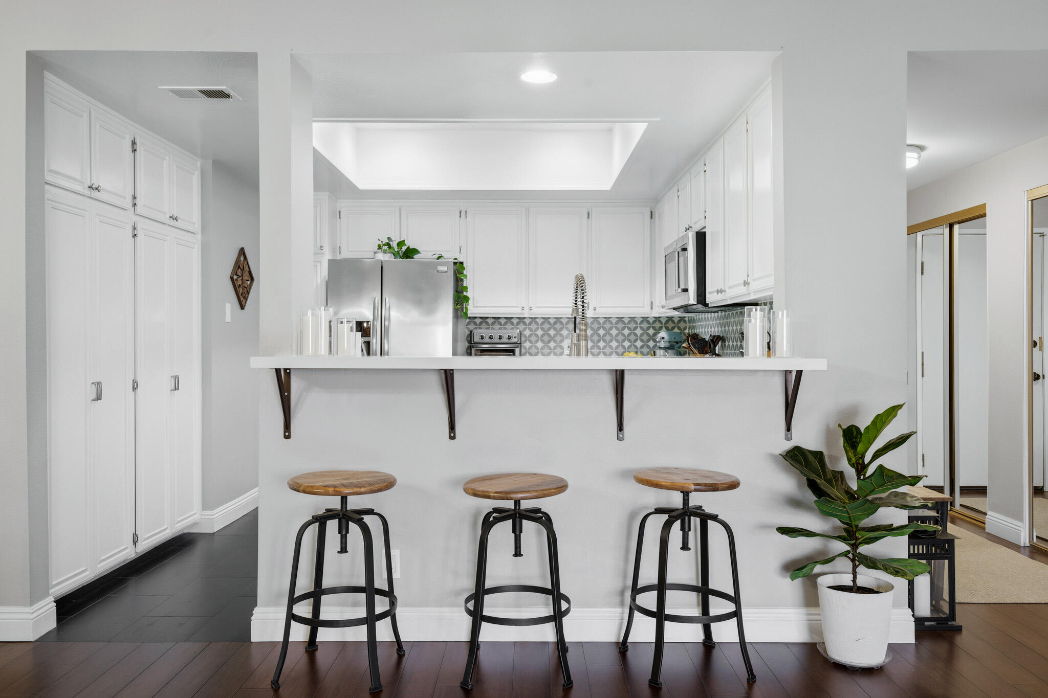 8180 Manitoba Street, Unit 255 Playa del Rey, CA 90293 - Photo 15 of 41 8180_Manitoba_Street,_Playa_Del_Rey,_CA-