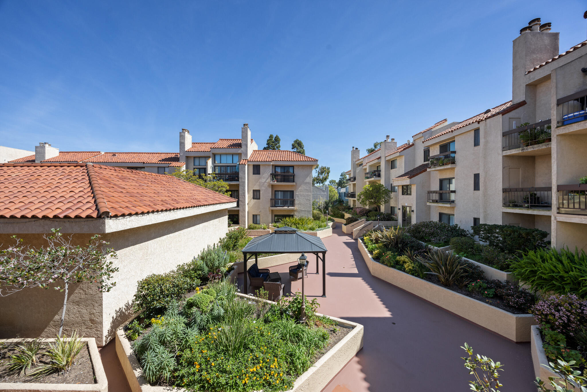 8180 Manitoba Street, Unit 255 Playa del Rey, CA 90293 - Photo 30 of 41 8180_Manitoba_Street,_Playa_Del_Rey,_CA-