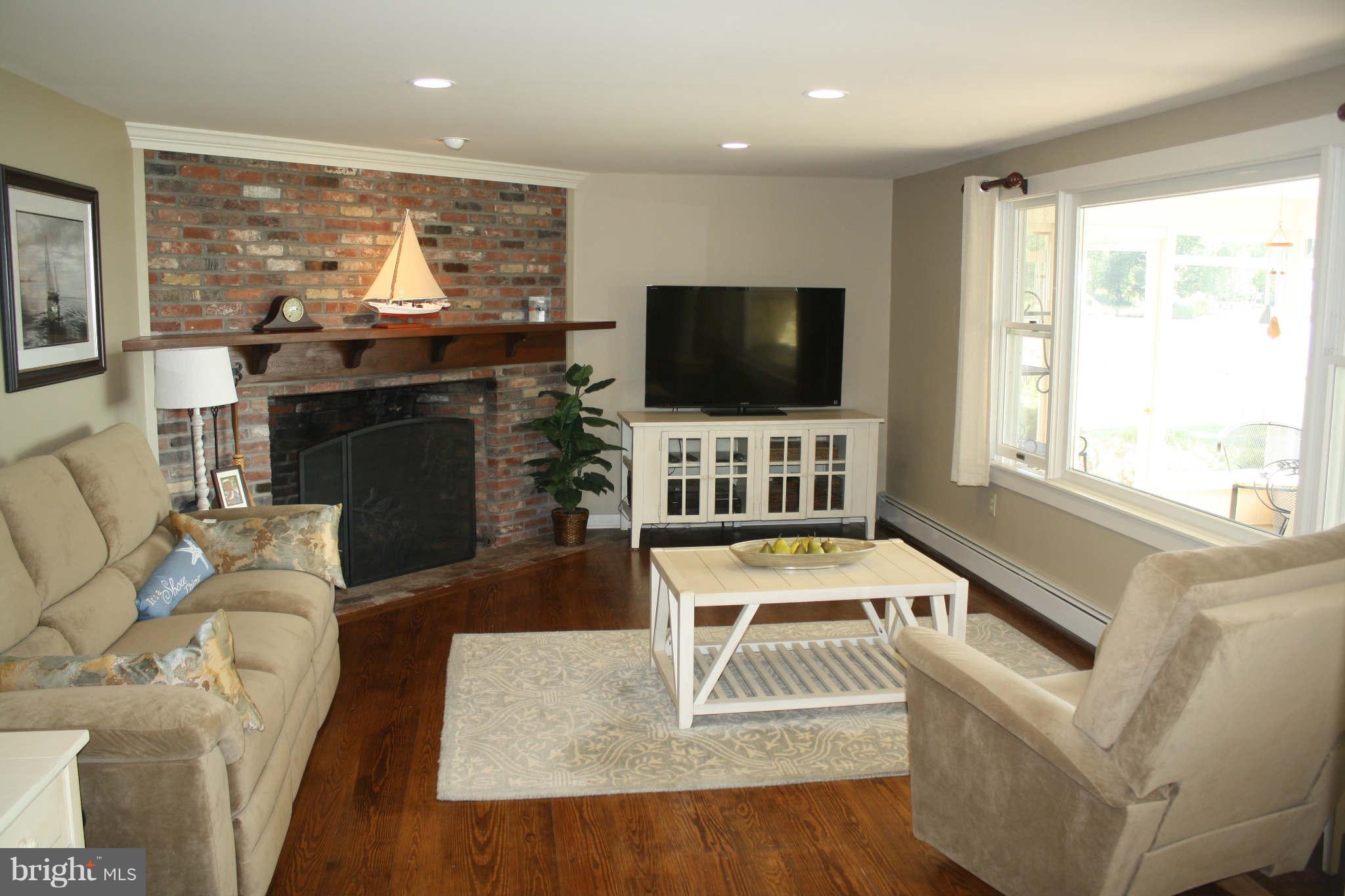 23963 Mt Pleasant Road St. Michaels, MD 21663 - Photo 12 of 30 Living Room