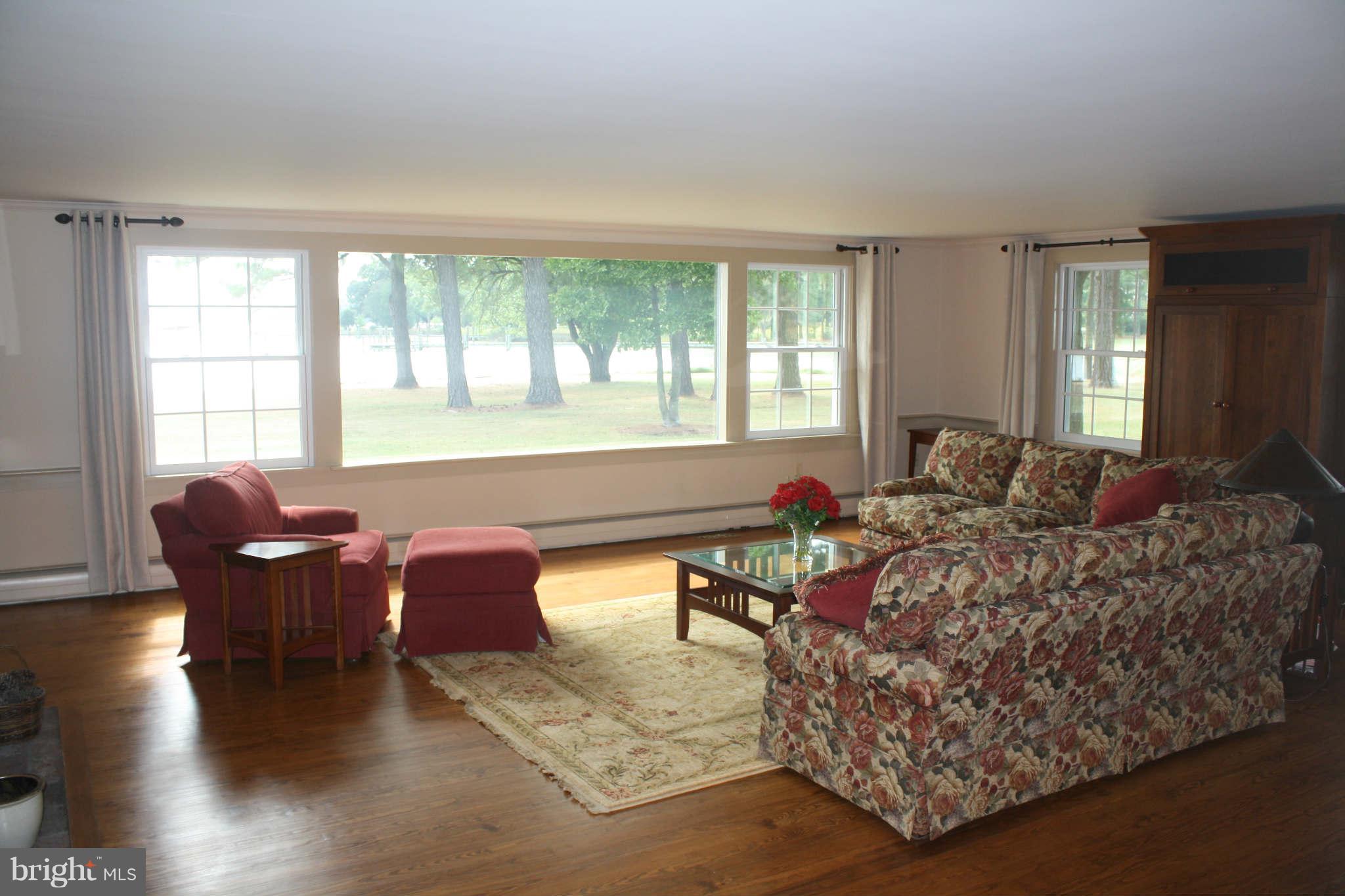 23963 Mt Pleasant Road St. Michaels, MD 21663 - Photo 16 of 30 Living Room