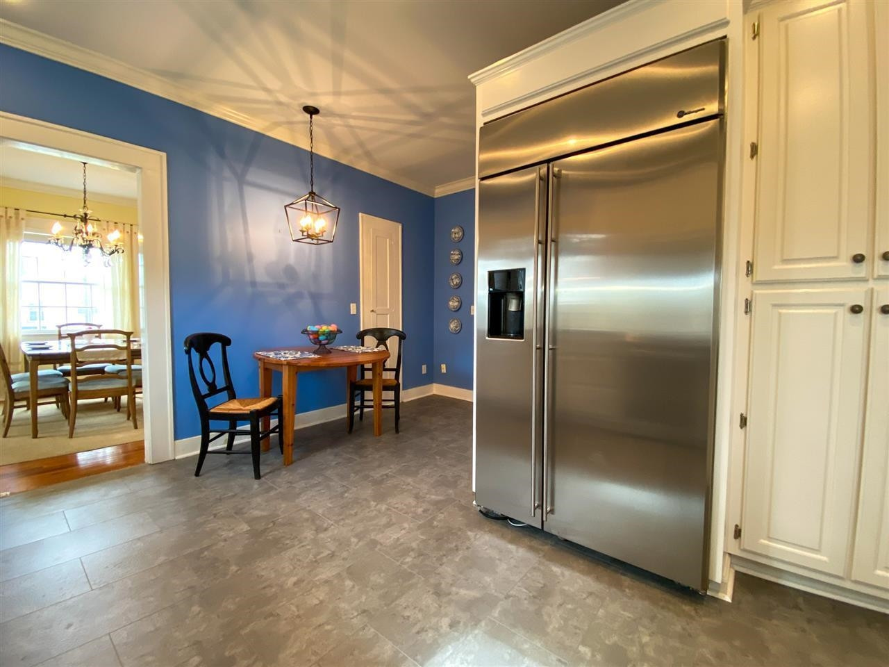 225 East 3rd Street Henderson, TN 38340 - Photo 9 of 22 a room with furniture and a window