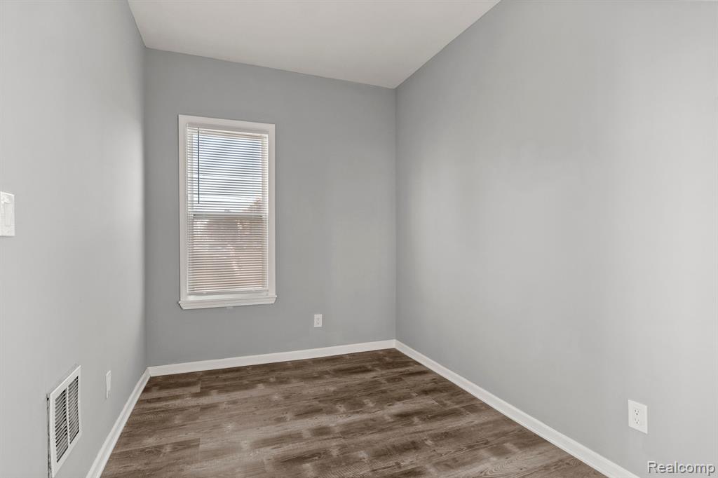 7743 Pitt Street Detroit, MI 48209 - Photo 6 of 33